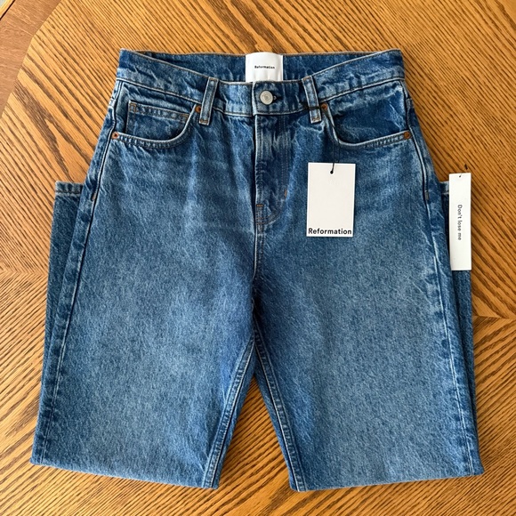 REFORMATION Arleth Mid Rise Straight Leg Cropped Jeans - Pelican Wash - Picture 2 of 10